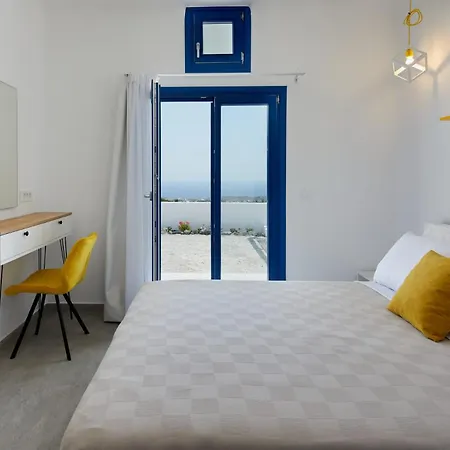 Greek Thadeos * Fira (Santorini)